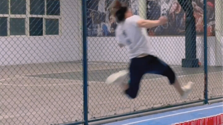 所有的经历都是必然的，不摔跤永远不知道。我当时差一点就跳过去了，就差一点。只是半天就开始怀念原来可以跑跳的日子。什么也没发生，只是辜负了充满热爱的自己。