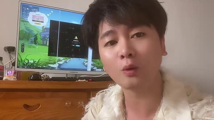 Tôi đã rất xúc động bởi khoảnh khắc này! Cô gái ôm lấy thần tượng và thực hiện ước mơ trong cuộc đời