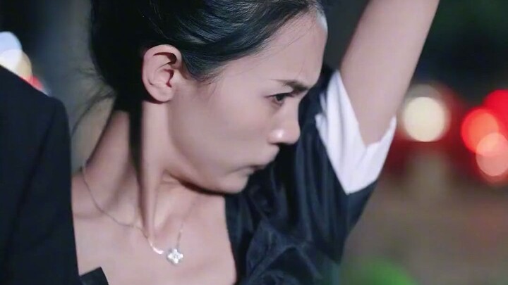 Ông trùm sủng ái riêng cô hầu gái nhỏ, trà xanh hại tôi tâm địa độc ác! Lông nách và mùi hôi nách gâ