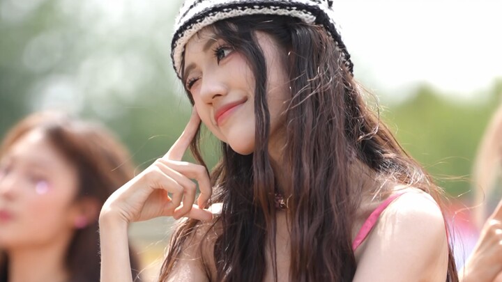 Di lapangan olahraga, para NWUers mengekspresikan masa muda yang cerah dengan tarian paling energik!