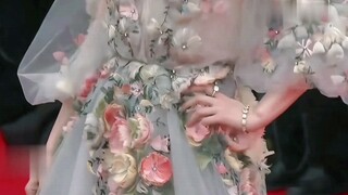 这才叫出圈造型，每个婚纱店必备一套