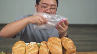 Ăn Đến Ngất Xỉu 10 Ổ Bánh Mì Xíu Mại Trứng Muối Giòn Tan Cực Đậm Đà _ Ăn Bánh Mì