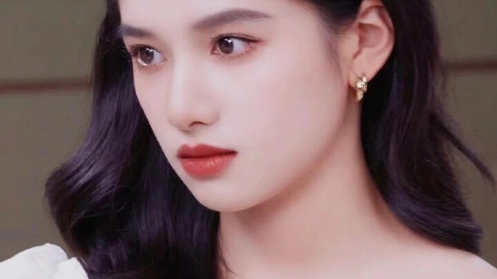 [Zhang Jingyi] The “So Stunning Face” Series! What Troubles Could You Possibly Have Looking Like Thi