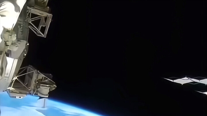 Trong không gian, Mặt Trời hiện lên với màu sắc thực sự của nó?