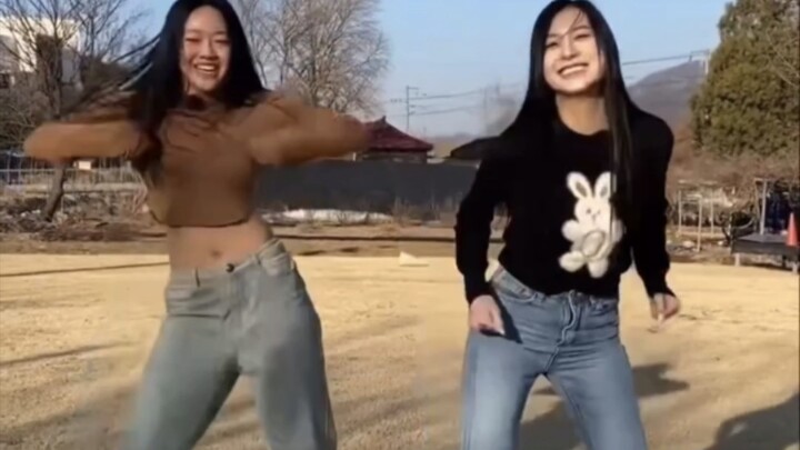 【Apink】夏荣cover了NewJeans《OMG》舞蹈