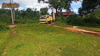 truk jomplang amblas