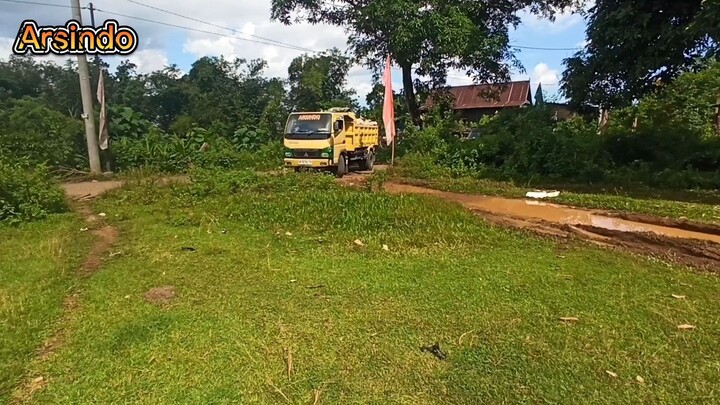 truk jomplang amblas