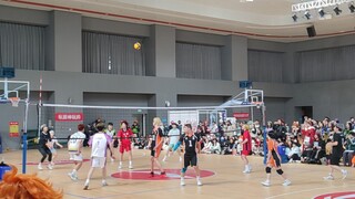 A little volleyball comes alive at the comic convention!
