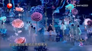 Zhao Lusi singing