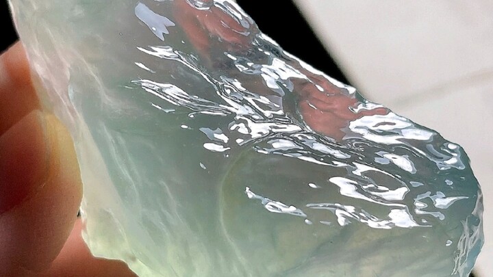 I can’t even bring myself to carve this big ice block! My junior sister said, “Then don’t carve it—j