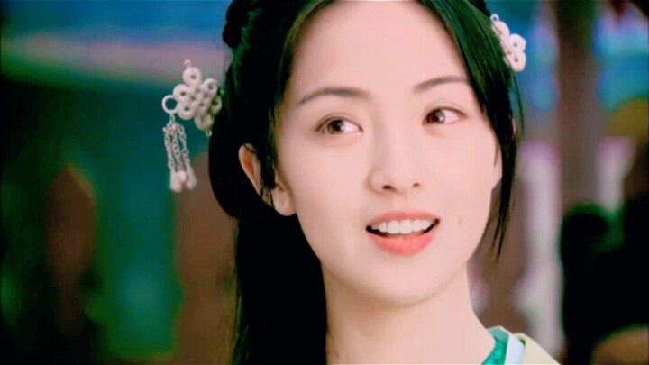 She’s clearly a graceful beauty in traditional Chinese attire, yet she’s dedicated to playing specia
