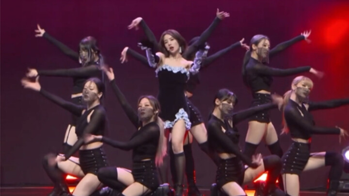 [IZ*ONE] Sister Quan, stop it.