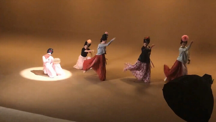 The dance choreographed by Ai Li for my work [heart]