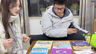 桌上东西谁先拿完谁赢！