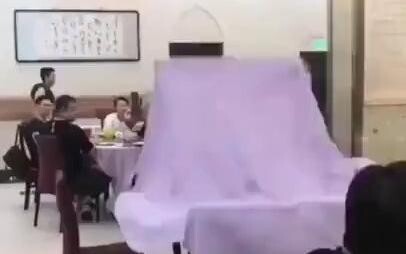การจัดโต๊ะอาหารแบบแปลกๆ