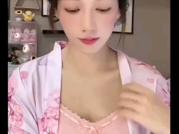 Replay: Wu Liufang’s Kimono Dance Livestream