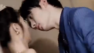 Gila! Dia hamili aku semalam, ternyata CEO galak dan paman mantanku