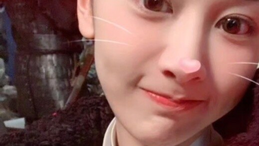 Yang Zi records the collection of Huang Zixia and Yang Chonggu's clocking in and out of get off work