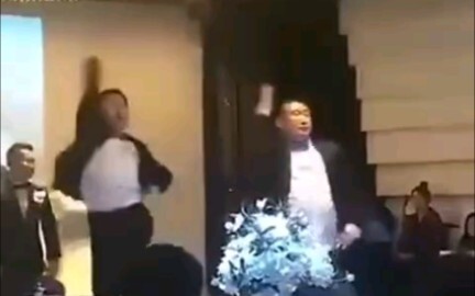 When the best man starts rocking, you don’t need a bridesmaid anymore!