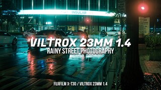 Viltrox 23mm 1.4 Rainy Street Photography POV // Fujifilm X-T30