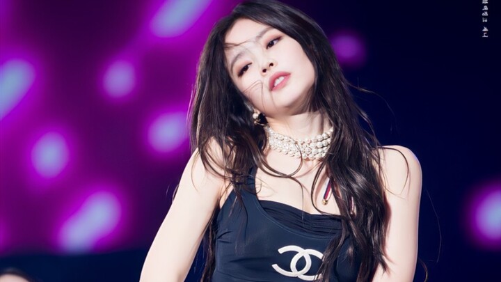 【JENNIE】“SO HOT” — I never thought I’d live to see a live concert clip of my favorite Chanel Jennie 