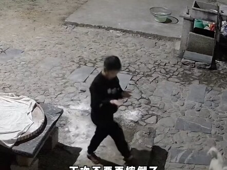 แค่ในชั่วขณะนั้นเอง ทุกคนก็มีความอับจนของตัวเองเท่านั้นเอง