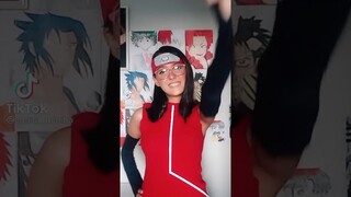 cosplay da sarada filha da Sakura