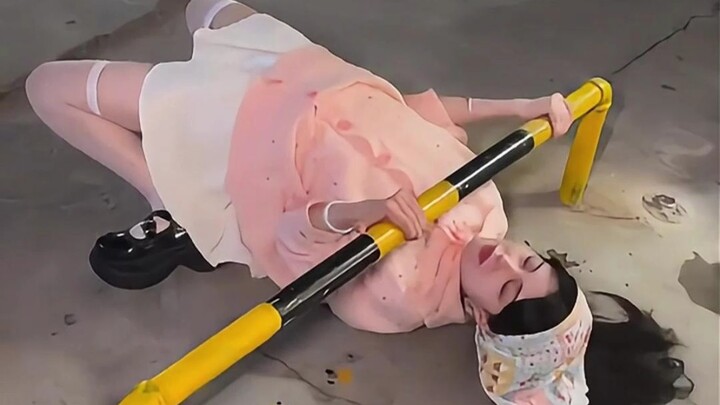 “Hãy vứt bỏ mọi nỗi buồn trong video này đi 10”