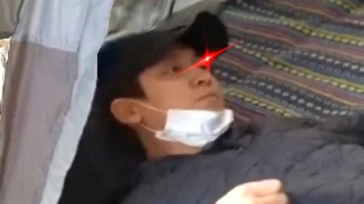 Chán, lâu lắm rồi không gặp mà cậu vẫn ngốc nghếch như vậy.