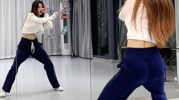 [Practice] NMIXX "OO" practice flip jump half of the mirror song is so tiring!