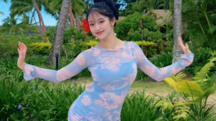 Versi edisi terbatas Fiji untuk tarian ini—nuansanya pas banget sama suasana pulau kecil!! Tapi aku 