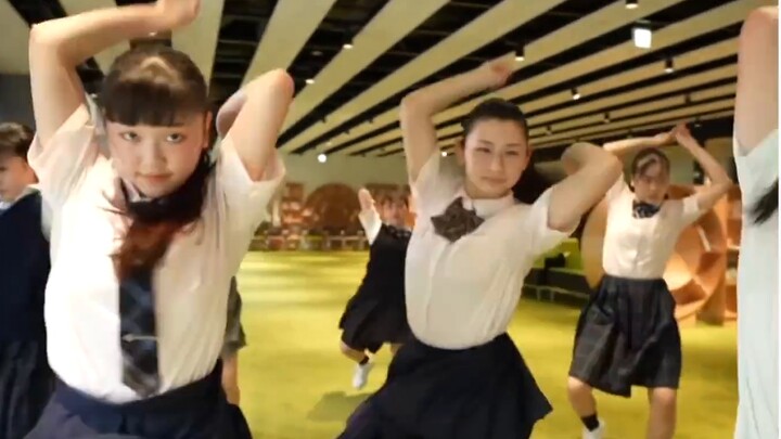 [Chinese and Japanese subtitles] Japanese high school students dance to YOASOBI's "Ultrablue"!