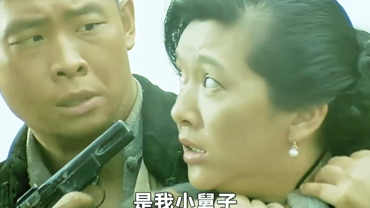 Pelatih diam-diam mengeluarkan jarum suntik dan menyembunyikannya di dalam sepatu pembalap.