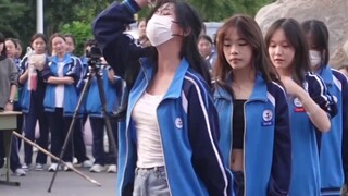 学姐操场迎新舞蹈