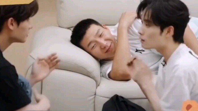 Aruna: Brother, I seem to understand everything you say. Should I pretend I don't understand?