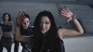 【RUKA】全体起立！！YG你终于会用ruka了！！！这次妆造真的顶爆了！！！主舞大人真的帅爆了牛爆了啊啊！！！最后一段的造型真的好顶！！！直接无限循环～