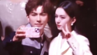 The former college classmates met each other and they seemed to be very close friends. I hope our Li