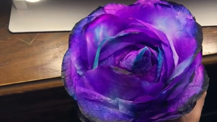 Please take a look at the rose I made.