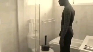 كيف يخدع رجل العنكبوت ثور