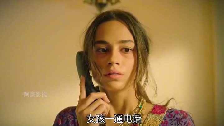 Sang konglomerat menghampar jalan dengan koin emas untuk pernikahannya, dan adegan selanjutnya benar