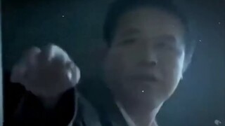 Mengambil langkah mundur, laut dan langit menjadi lebih cerah, dan semakin aku memikirkannya, aku me