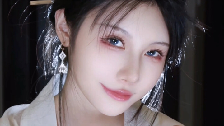 How to Flirt the Right Way