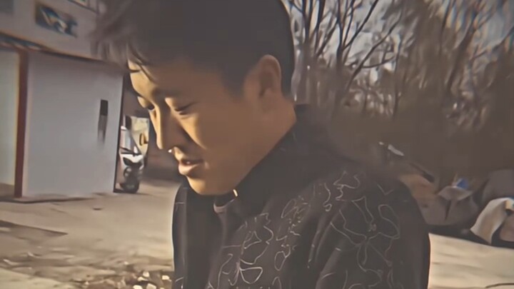 “Thế giới người lớn chẳng có gì là dễ dàng.”