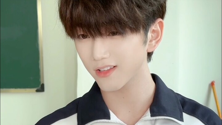 Mengenakan namamu di tubuhmu adalah romansa yang hanya ada di lapangan…