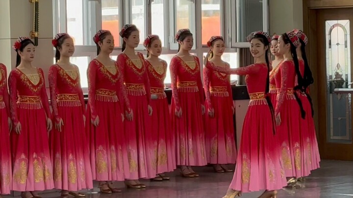 Uyghur dance flat turn practice