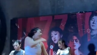 The national dance OK teacher finally came to Chongqing. Hahahahahahahahahahaha. I was stunned by ev