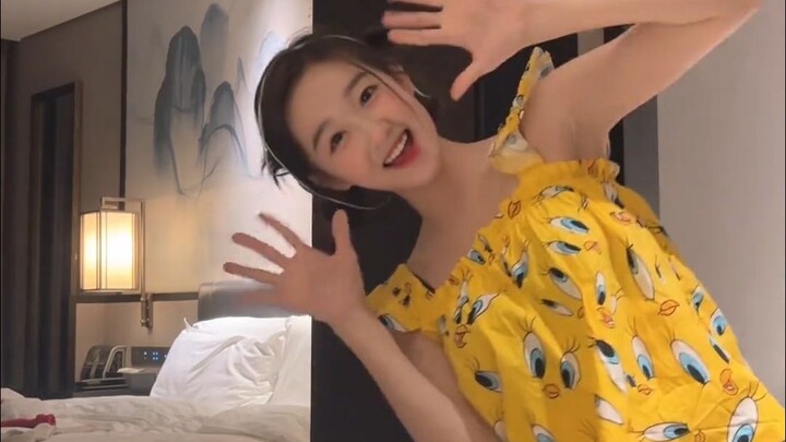 [Li Zixuan] Dance to Beyoncé's "Single Ladies"