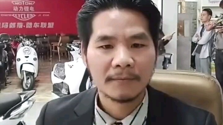 Tak ada yang lebih paham tentang kereta listrik darinya, kan?