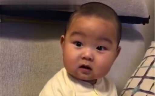 有的小孩子看起来很普通，然后他笑了......