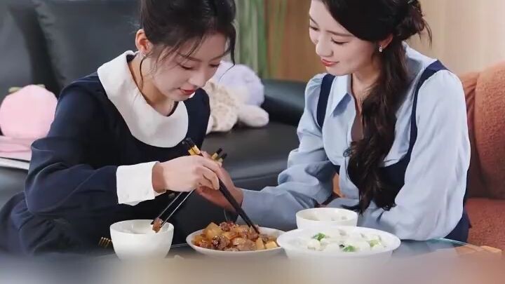 Dia tugasnya manja & pinter, aku tugasnya berantem, cowo sakit-sakitan kejar terus